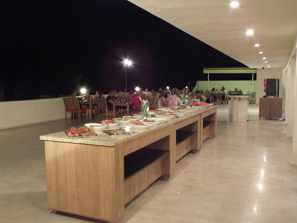 Tuntas Family Suites Kuşadası Ngoại thất bức ảnh