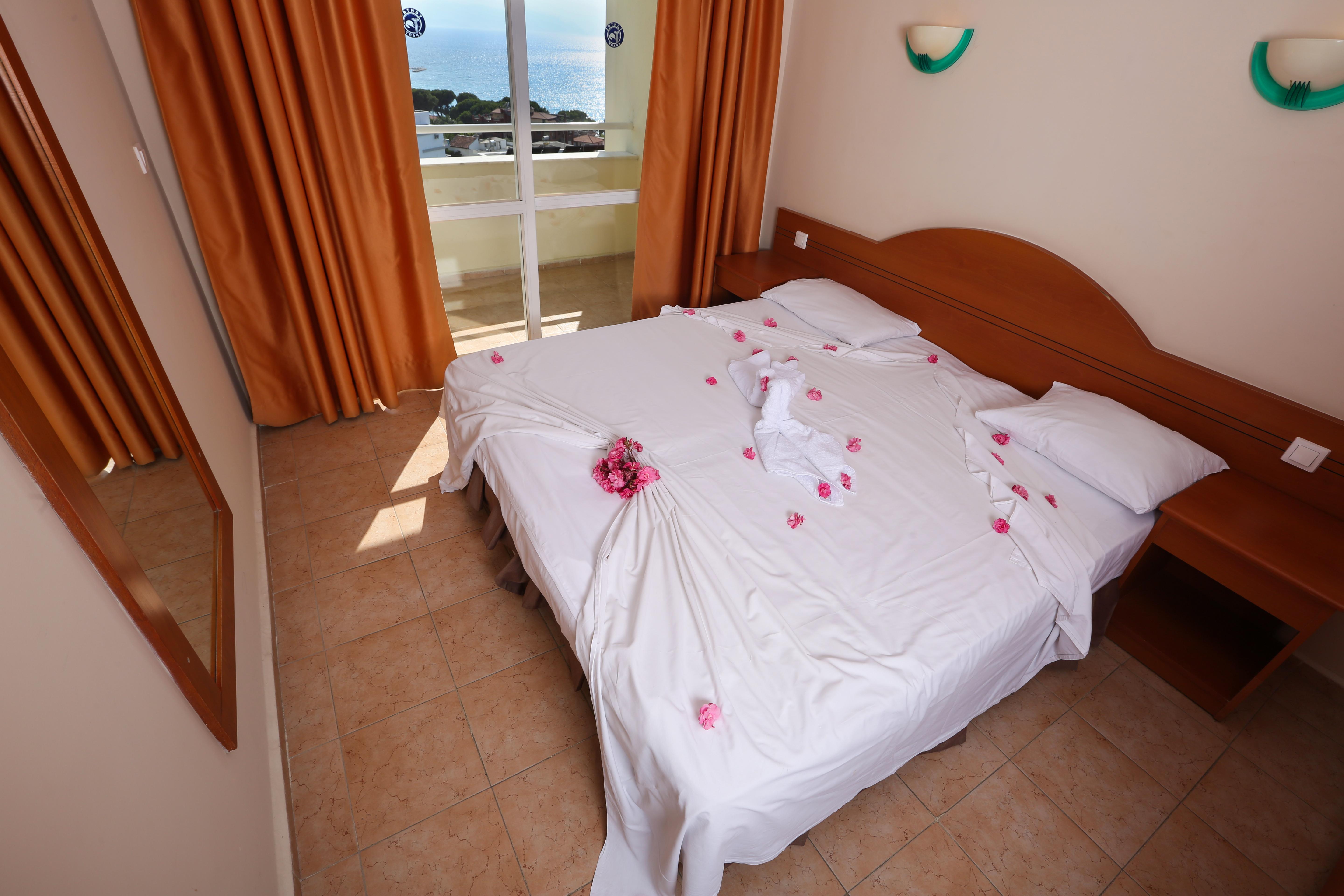 Tuntas Family Suites Kuşadası Ngoại thất bức ảnh