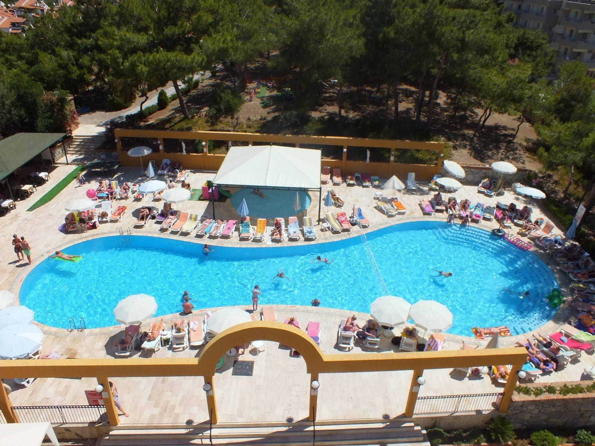 Tuntas Family Suites Kuşadası Ngoại thất bức ảnh